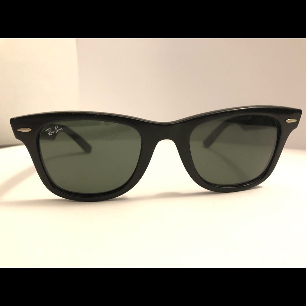 Ray-Ban Wayfarer Model 2140